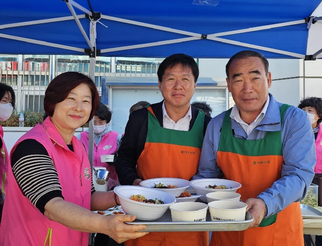 경남 의령농협, 어버이날 맞아 비빔밥 나눔 대표 이미지